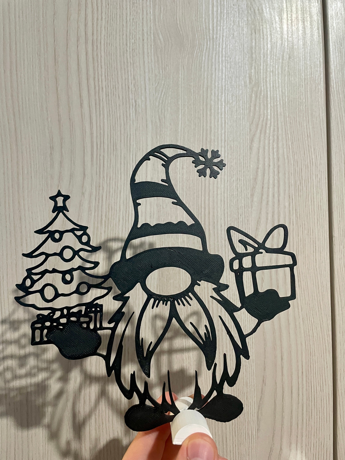 Gnomo Natalizio con LED o Senza LED – Decorazione Natalizia da Tavolo | Gnomo di Natale 3D con Albero e Regalo | Idea Regalo Natale