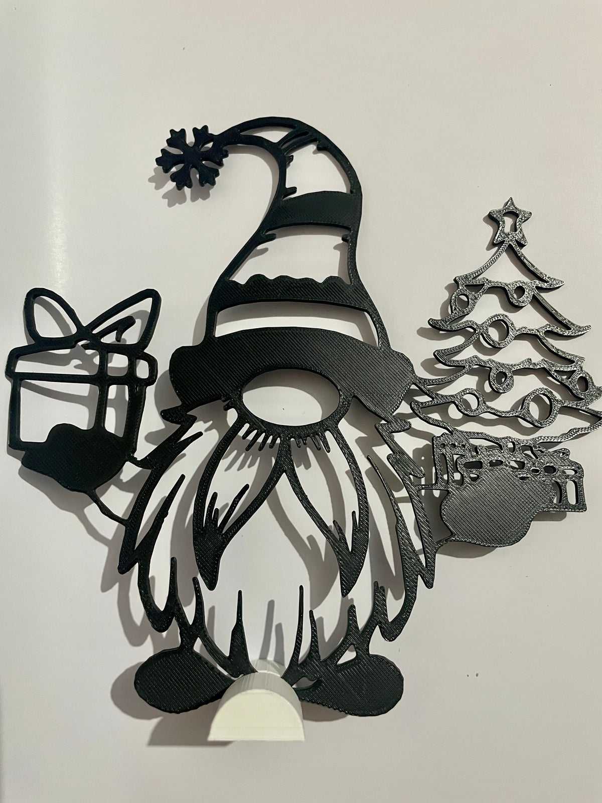 Gnomo Natalizio con LED o Senza LED – Decorazione Natalizia da Tavolo | Gnomo di Natale 3D con Albero e Regalo | Idea Regalo Natale