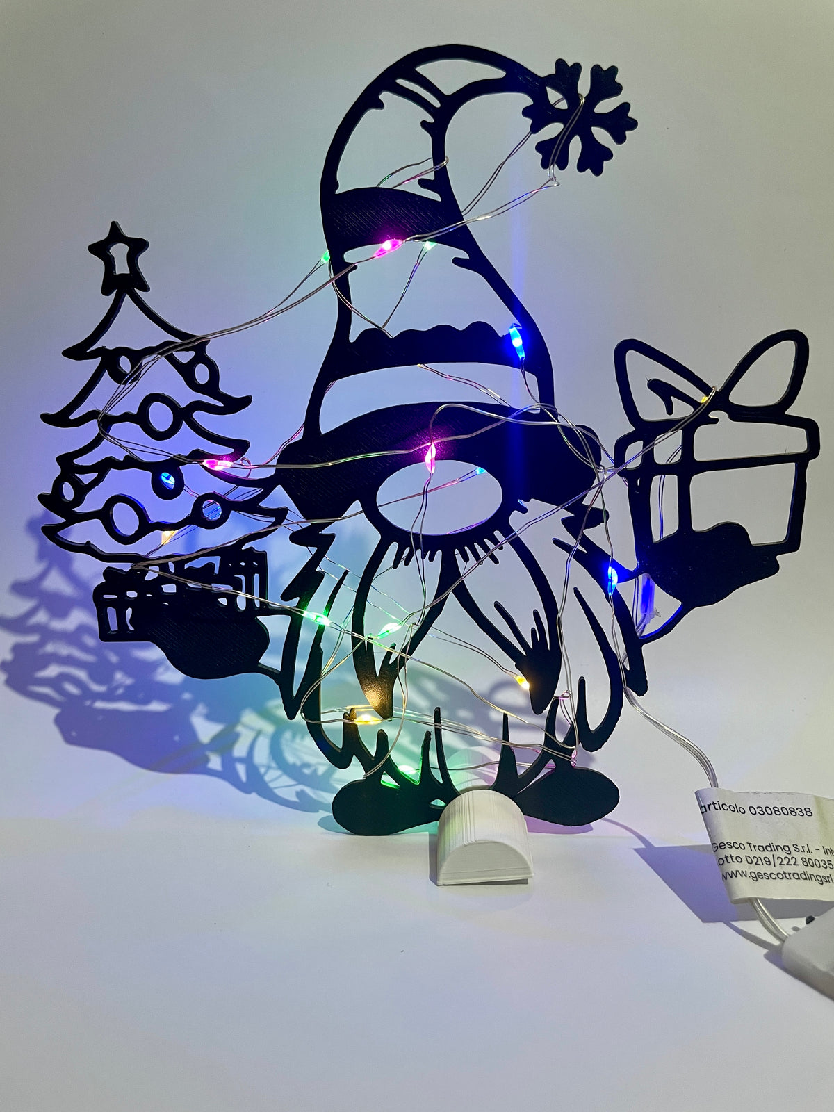 Gnomo Natalizio con LED o Senza LED – Decorazione Natalizia da Tavolo | Gnomo di Natale 3D con Albero e Regalo | Idea Regalo Natale